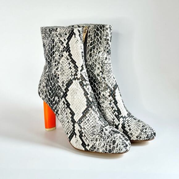 Cape Robbin Women Leatherette Snakeskin Oval Heel Bootie - Picture 2 of 8